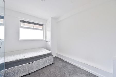 5 bedroom flat to rent - Photo 2