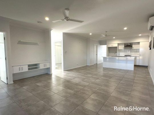 3 Bedroom Unfurnished Home in Bonnie Doon - Photo 1