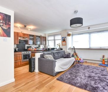 Woburn Court, South Woodford, E18, Property for rent - Photo 4