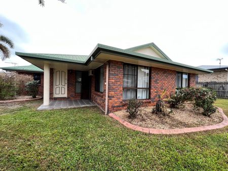 AIR CONDITIONED HOME WITH 2 BAY SHED - Photo 5