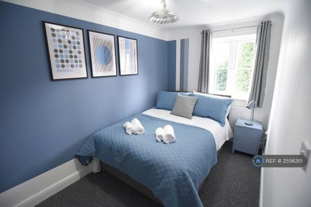 3 bedroom semi-detached house to rent - Photo 5