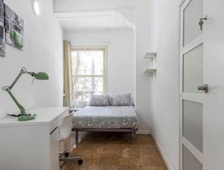 Gran Via Marquès del Túria Gran Via, Valencia, Valencian Community 46005 - Photo 2