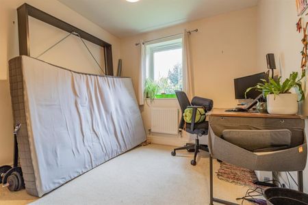 2 bedroom Flat To Let Total Size: 610 SQ FT - Photo 5