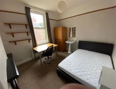 6 Bedroom Semi Detached Available Arranging tenancy - Photo 3