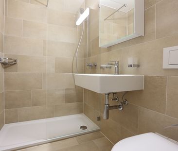 Sonnige 3,5-Zimmer-Dachwohnung Nähe der Langen Erlen - Photo 1