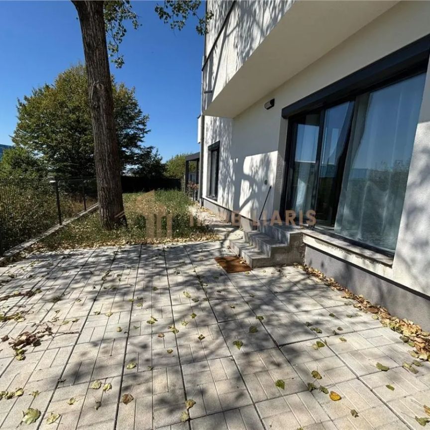 Apartament cu 2 camere si curte proprie - Fotografie 1