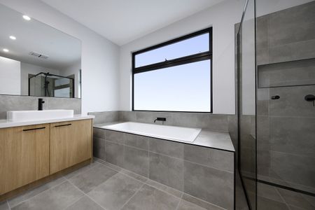 2A Crozier Ct, McKinnon VIC 3204 - House For Rent | Domain - Photo 5