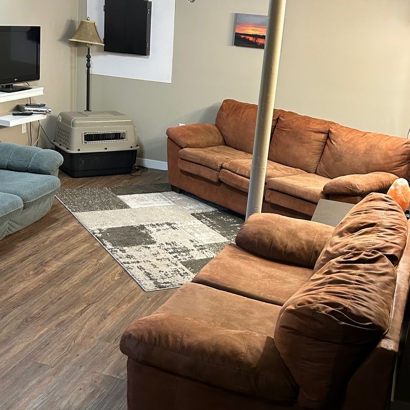 Furnished 2 Bedroom Lower in City Park - steps from the River - Photo 1