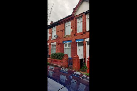 2 Bed Terraced House, Brompton Rd, M14 - Photo 3