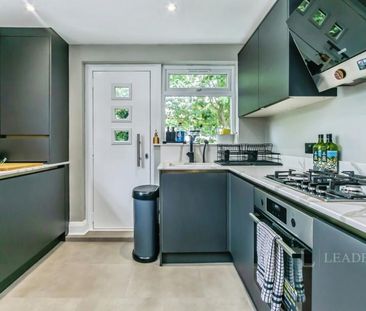 3 bedroom maisonette to rent Brighton Road, Purley, CR8 - Photo 2