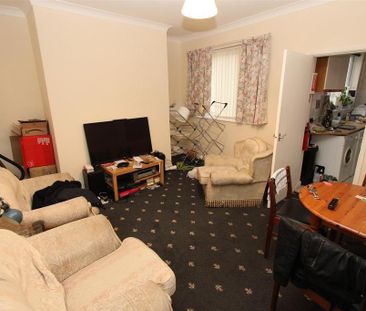 4 bedroom private hall to rent - Photo 5