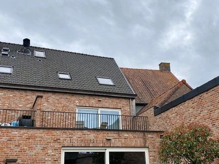 Rustig gelegen, instapklare duplex met 2 slaapkamers, terras en carport - Foto 2