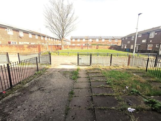 3 bedroom terraced house to rent - Photo 1