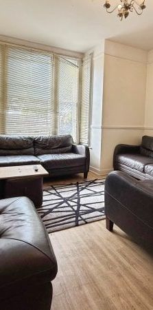 Kingfisher, Thorpe Road, NR1 - Photo 1