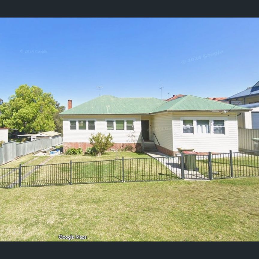 Space, Convenience & Lifestyle | Minutes to Uni & Hospital - Photo 2