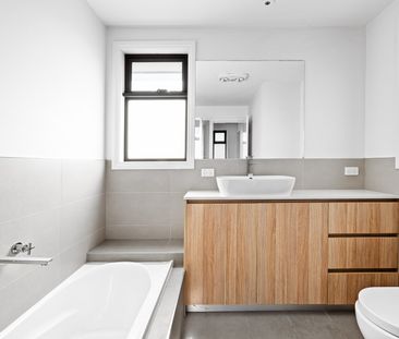 1/2 Myrtle Grove, Preston VIC 3072 - Photo 5