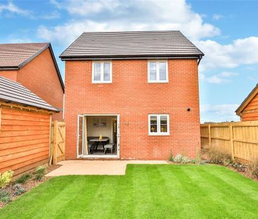 4 bedroom detached house to rent - Photo 2