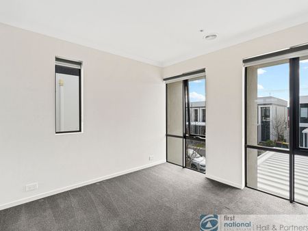 Luxury Townhouse-Prized Location - Photo 5