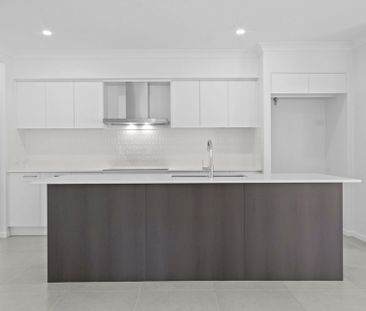 16 Redberry Crescent, Morayfield QLD, Belconnen - Photo 2