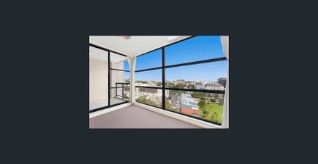 One Bedroom Apartment on the 12th Floor of 'The Marbury' Complex - Photo 4