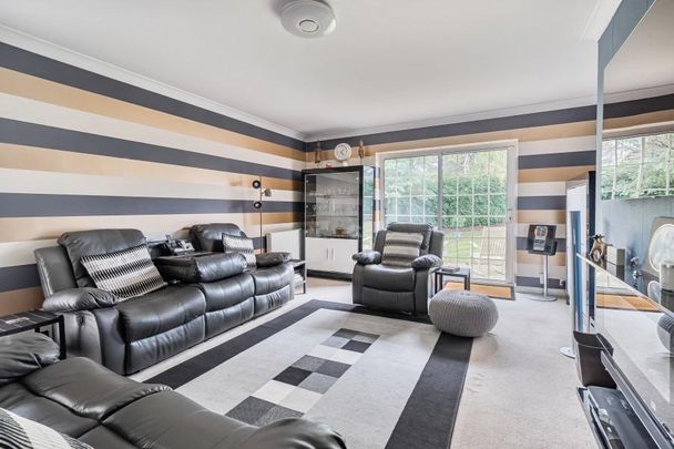 5 bedroom detached house to rent - Photo 1