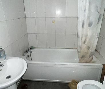 Ensuite to let in sharing house- 800 pcm inclusive bills - Photo 4