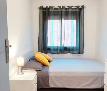 Via Júlia, Barcelona, Catalonia - Photo 5