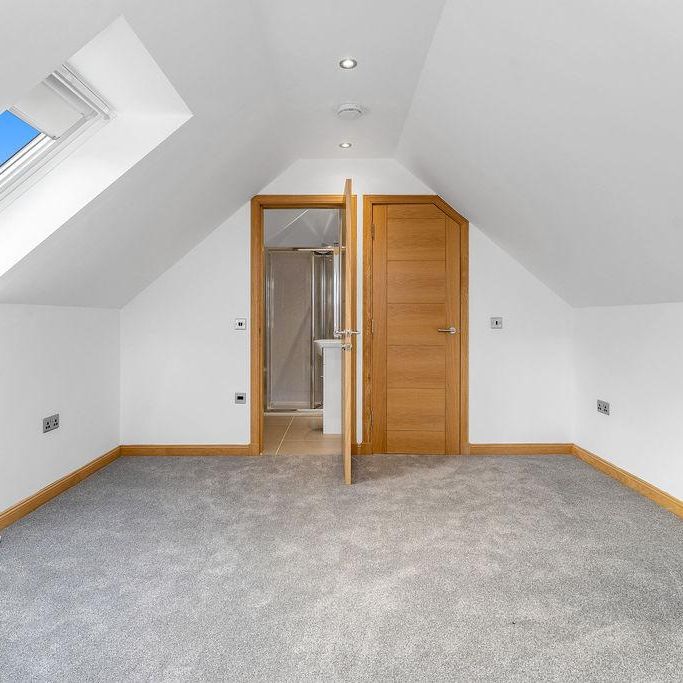 4 bedroom detached house to rent - Photo 1