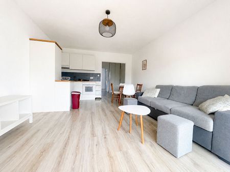 Location Appartement 2 pièces 42m² - Photo 2