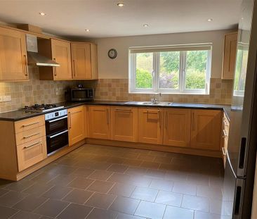 3 bedroom semi-detached house to rent - Photo 5