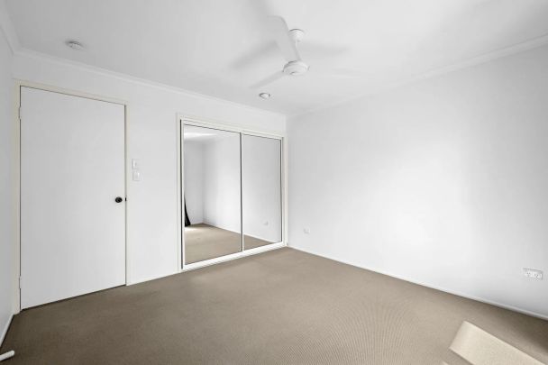 Large family home with ducted air conditioning and pool - Photo 1