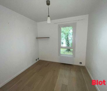 Location Appartement 4 pièces 96m² RENNES 35700 - Photo 5