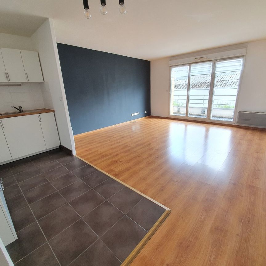 Location Appartement 2 pièces 53m² LILLE 59000 - Photo 1