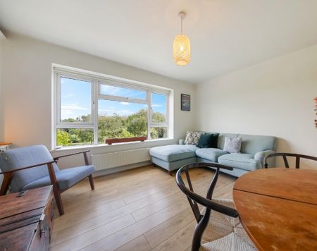 2 Bed Flat, Queensbridge Court, E2 - Photo 2