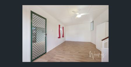 TIDY, BRIGHT HOME IN A SOUGHT AFTER LOCATION! - Photo 5