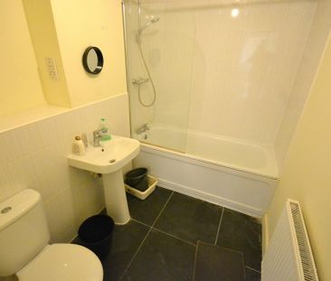 2 bedroom flat to rent - Photo 6