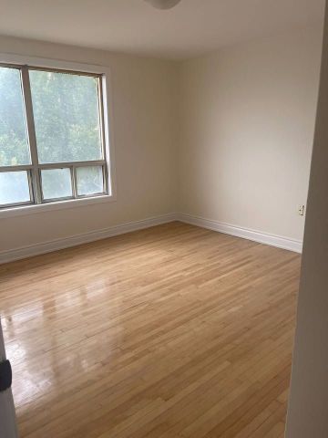 For Lease - 220 Bloor Street, Oshawa, Ontario - Photo 3