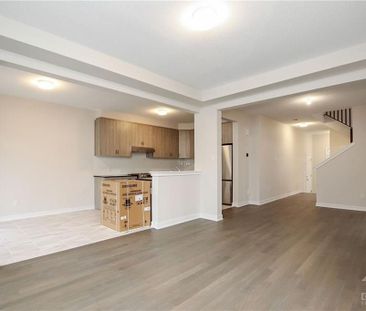For Lease - 71 KINDRED Row, Stittsville - Munster - Richmond, Ontario - Photo 4