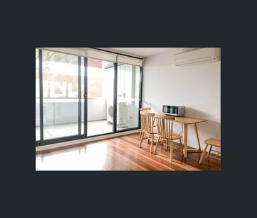 Furnished 2 Bed Apt + Parking in Prime Location - Photo 5