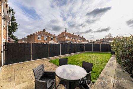 4 bedroom terraced house to rent - Photo 4