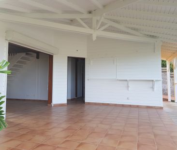 Jolie villa F4 meublée en bois mitoyenne + garage, située sur les h... - Photo 1