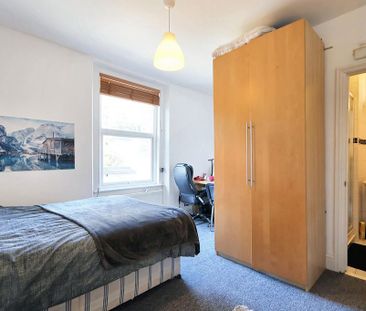 6 bedroom terraced house to rent - Photo 5