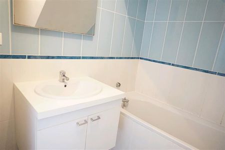 T2 BIS situé rue Caumartin dans une copropriétée neuve et calme. réf G262-933 - Photo 5