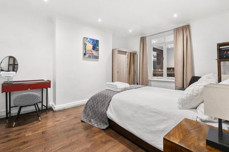 3 bedroom flat to rent - Photo 5