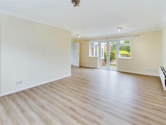 4 bedroom terraced house to rent - Photo 1