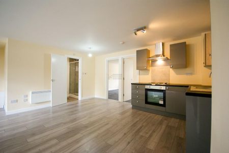 2 bedroom terraced house to rent - Photo 2