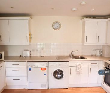 2 bedroom flat to rent - Photo 5
