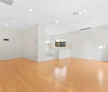 Low Maintenance 2 Bedroom Unit - Photo 6