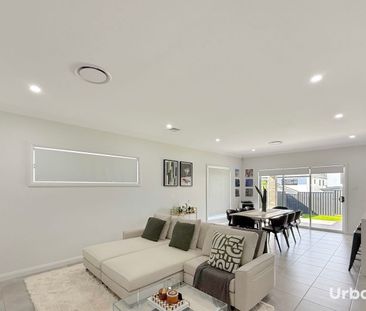 Beautiful Near-New 4 Bedroom Family Home in a Peaceful Oakville Set... - Photo 3