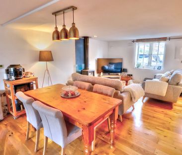 2 bedroom semi detached house to rent - Photo 2